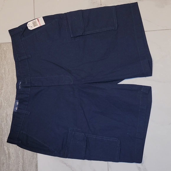 Nautica - Picture 2 of 3